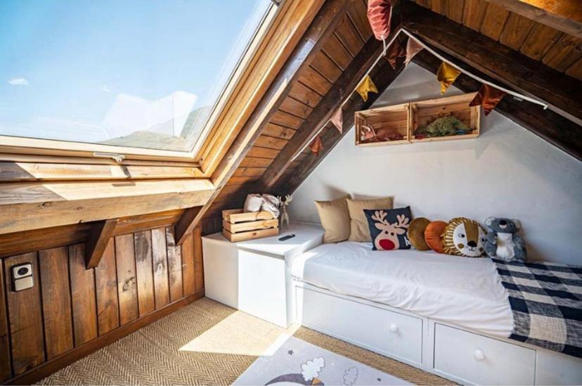 Casa Catania-Acogedora Casa Con Impresionantes Vistas-Fibra Optica Villa Salardu Luaran gambar
