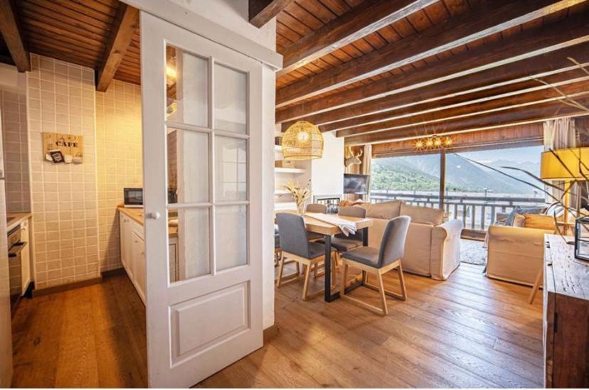 Casa Catania-Acogedora Casa Con Impresionantes Vistas-Fibra Optica Villa Salardu Luaran gambar